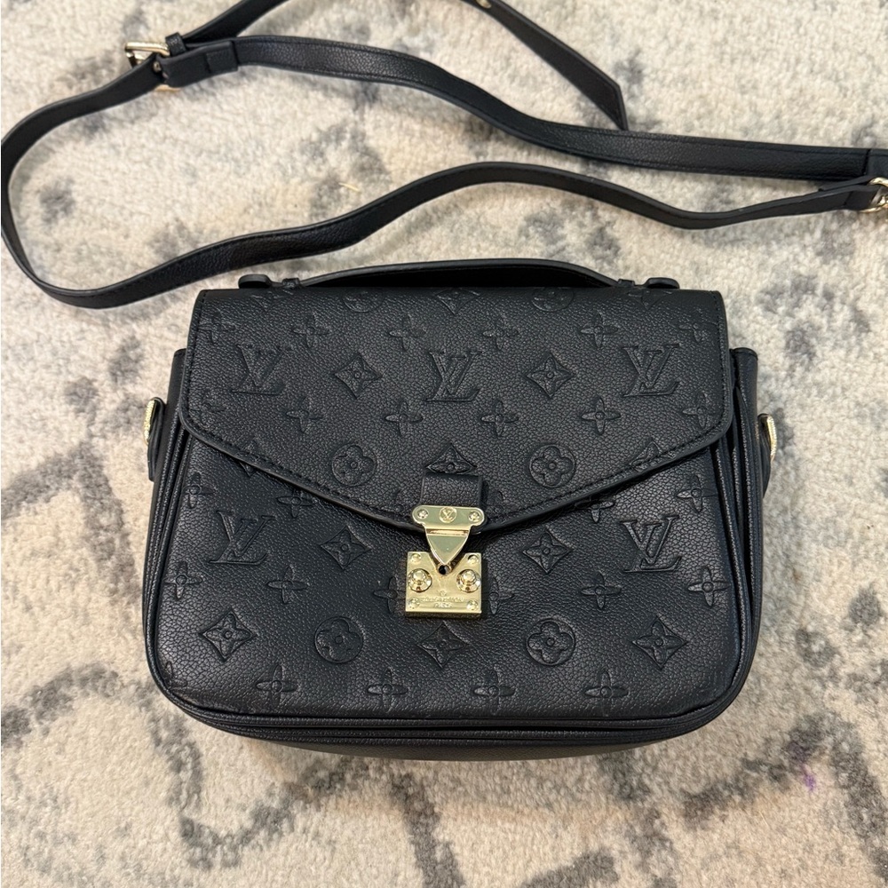 Boutique crossbody bag